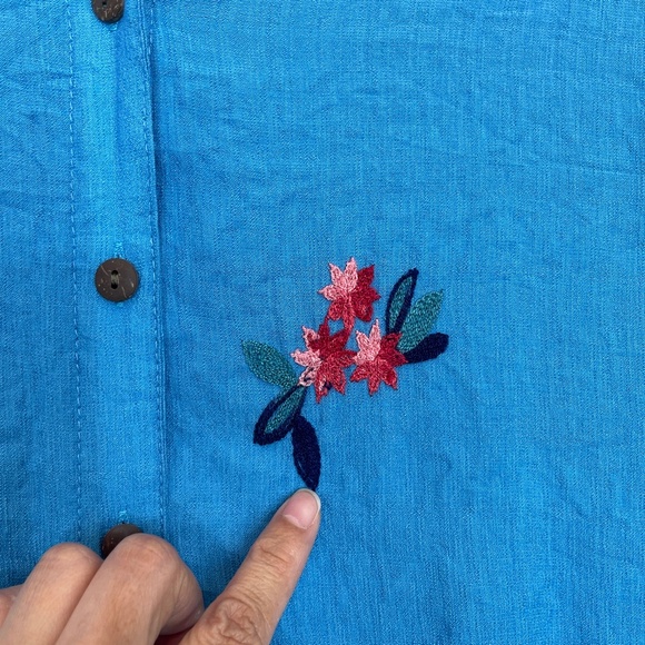 Anthropologie Kindred Embroidered Floral Blouse Blue 1X Button Up 3/4 Sleeve - Picture 4 of 10